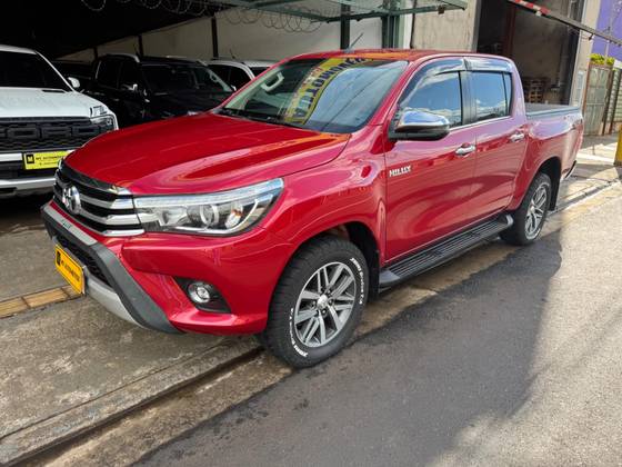 TOYOTA HILUX 2.8 SRX 4X4 CD 16V DIESEL 4P AUTOMÁTICO TOYOTA HILUX 2.8 SRX 4X4 CD 16V DIESEL 4P AUTOMÁTICO